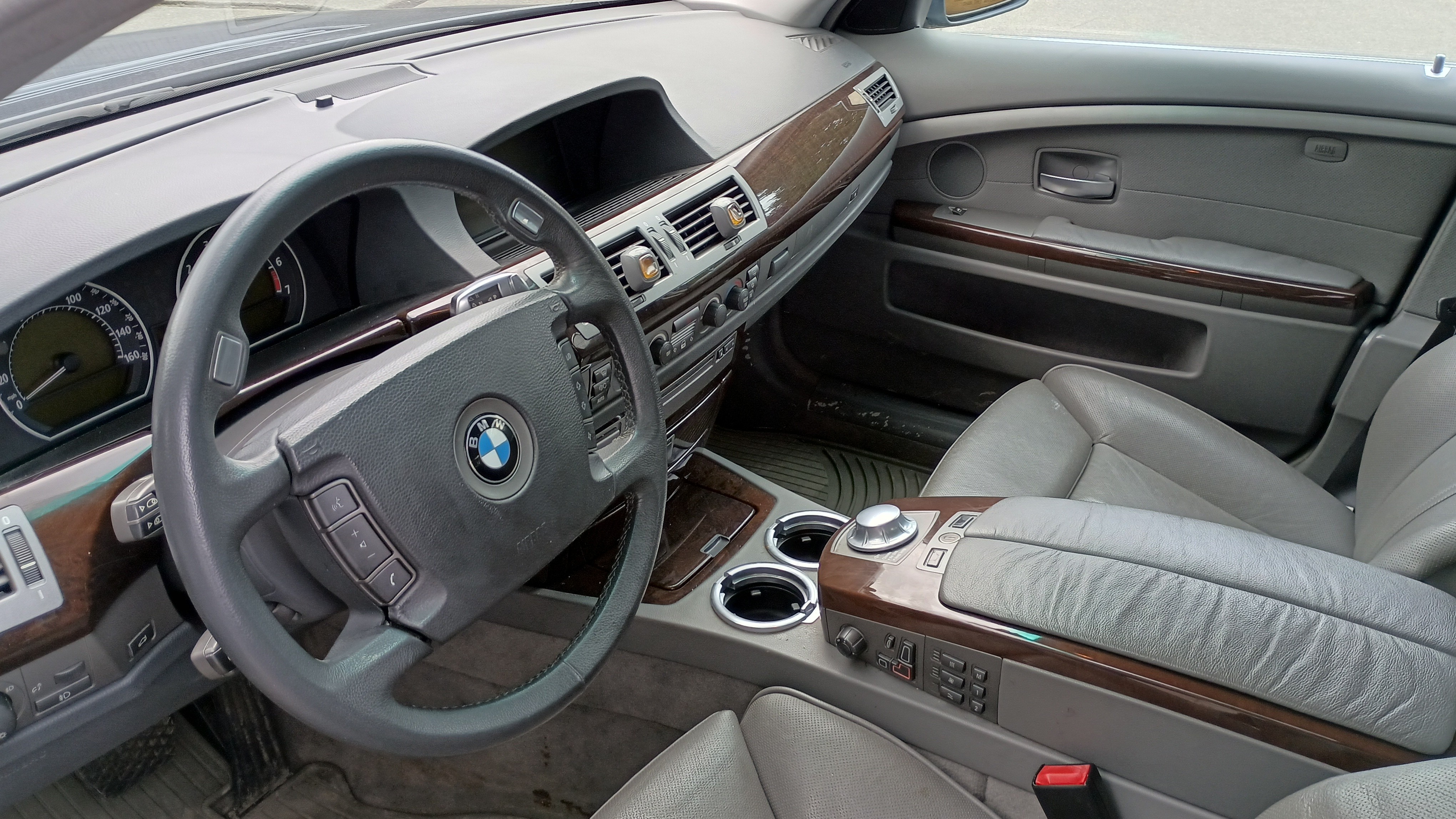 2002 BMW 745i