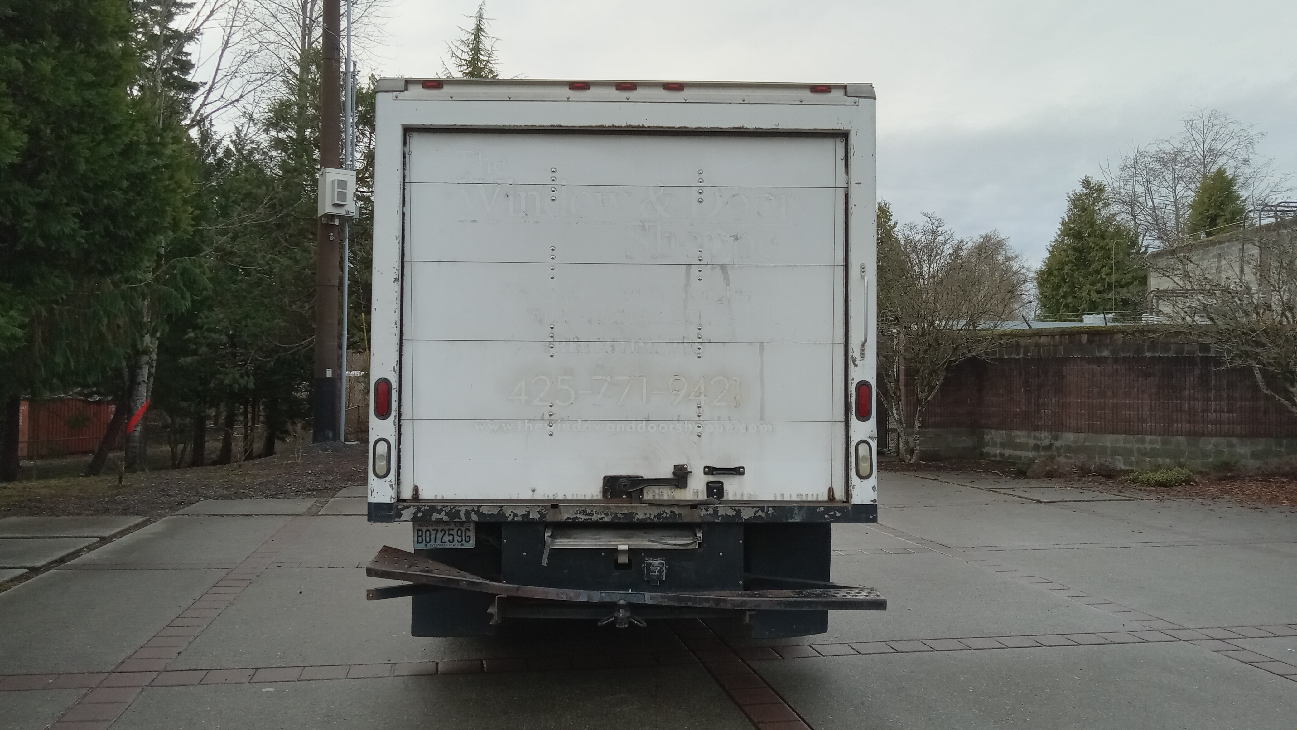 Ford E350 Box Truck